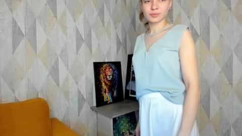 Snapshot of michelle_blond chatting on 18, 2, 2025 michelle_blond online show from 18, 2, 2025