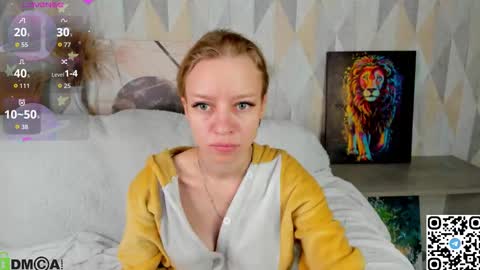 Snapshot of michelle_blond chatting on 9, 9, 2025 michelle_blond online show from 9, 9, 2025