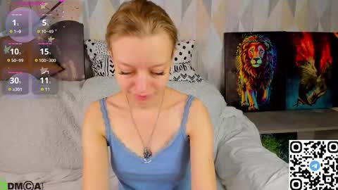 Snapshot of michelle_blond chatting on 4, 10, 2025 michelle_blond online show from 4, 10, 2025