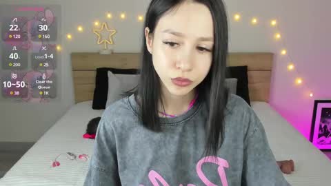 Michelle Martinez online show from 25, 2, 2025