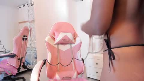 Snapshot of michelleblair1 chatting on 10, 6, 2026 michelleblair1 online show from 10, 6, 2026