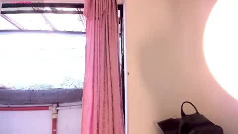 Snapshot of michellepreston_ chatting on 6, 7, 2026 michellepreston_ online show from 6, 7, 2026