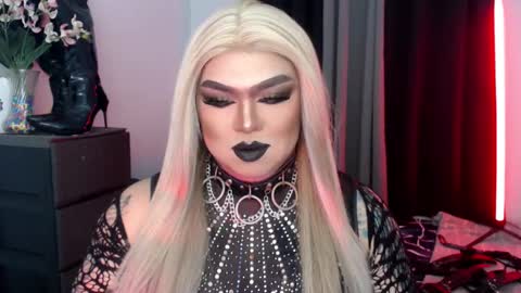 Snapshot of michellevixen921 chatting on 28, 10, 2025 Michelle online show from 28, 10, 2025