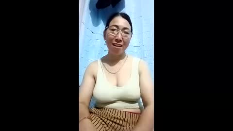 Snapshot of mickye00 chatting on 19, 4, 2026 Miky online show from 19, 4, 2026