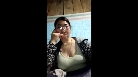 Snapshot of mickye00 chatting on 23, 4, 2026 Miky online show from 23, 4, 2026
