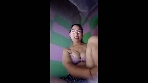 Snapshot of mickye00 chatting on 18, 5, 2026 Miky online show from 18, 5, 2026
