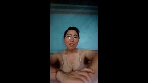 Snapshot of mickye00 chatting on 27, 5, 2026 Miky online show from 27, 5, 2026