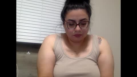 midnightbruja111 online show from 2, 11, 2025