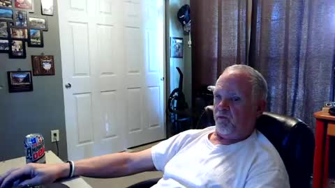 Snapshot of midwestdad09 chatting on 1, 7, 2026 midwestdad09 online show from 1, 7, 2026