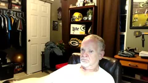Snapshot of midwestdad09 chatting on 27, 7, 2026 midwestdad09 online show from 27, 7, 2026