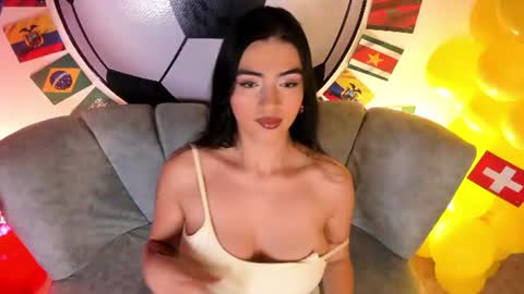 Snapshot of miel_gomez chatting on 1, 7, 2026 miel_gomez online show from 1, 7, 2026