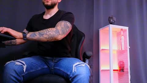 MightyAaron online show from 1, 3, 2025