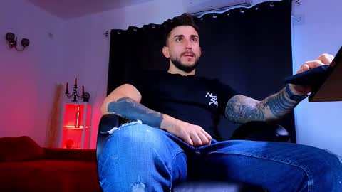 MightyAaron online show from 8, 9, 2025