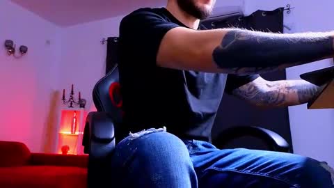 MightyAaron online show from 17, 10, 2025