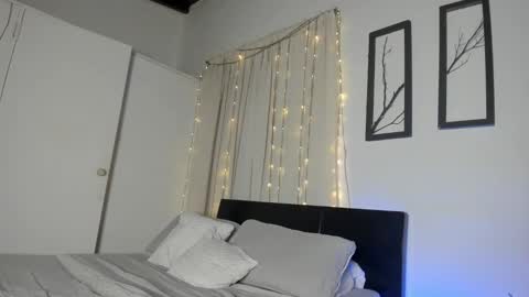 Miguel Hernandez online show from 12, 2, 2025