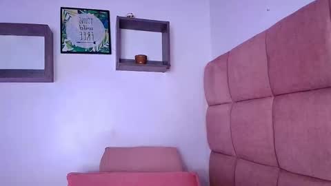 Mia  online show from 16, 9, 2025