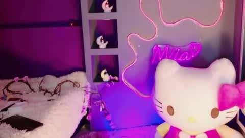 Snapshot of miia__baker chatting on 2, 4, 2026 online show from 2, 4, 2026