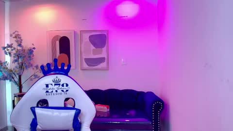 Miia  online show from 15, 4, 2026