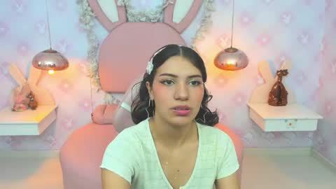 Mia Desire  online show from 18, 4, 2026