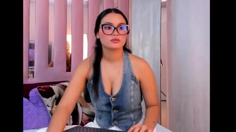 Snapshot of miia_palmerr chatting on 13, 10, 2025 Mia online show from 13, 10, 2025