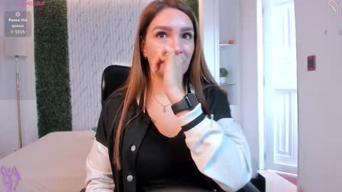 Miia 3 online show from 20, 11, 2025