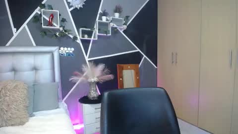 miiaa_k online show from 21, 10, 2025