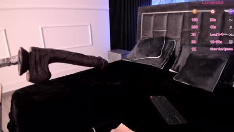 Mia Monroe online show from 20, 1, 2025