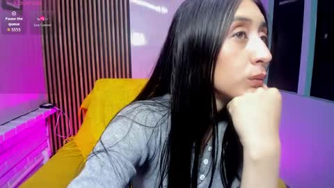 miilu  online show from 19, 10, 2025