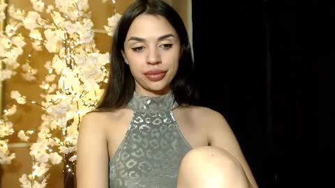 Mika online show from 23, 12, 2024