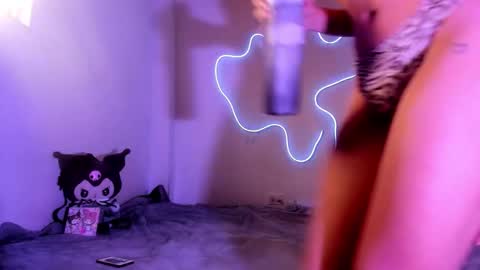 mika_velvet online show from 16, 9, 2025