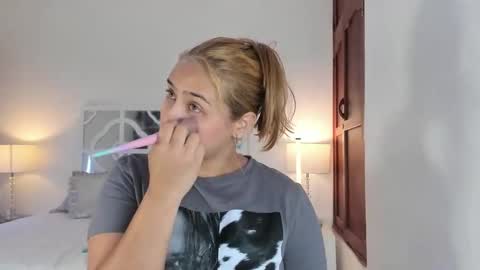 Mikaela blondie bigass online show from 19, 2, 2026