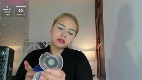 Mikaela blondie bigass online show from 22, 2, 2026