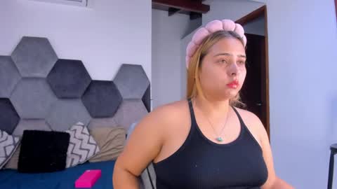 Mikaela blondie bigass online show from 12, 5, 2026