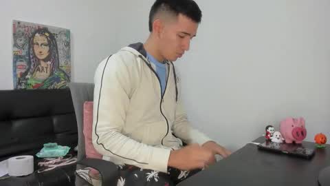 mike3xxx online show from 2, 11, 2025