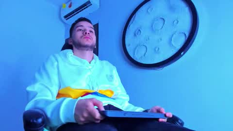 Snapshot of mike_256 chatting on 24, 2, 2026 Mike online show from 24, 2, 2026