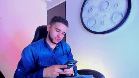 Snapshot of mike_256 chatting on 25, 2, 2026 Mike online show from 25, 2, 2026