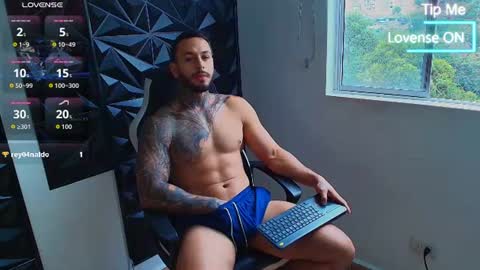 Snapshot of mike_belle chatting on 9, 7, 2026 Mike Belle online show from 9, 7, 2026