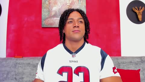 Snapshot of mike_estevess chatting on 15, 12, 2024   online show from 15, 12, 2024