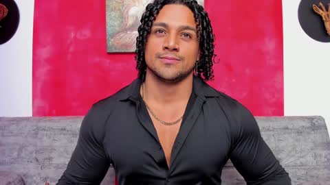 Snapshot of mike_estevess chatting on 23, 12, 2024   online show from 23, 12, 2024