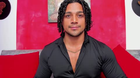 Snapshot of mike_estevess chatting on 23, 12, 2024   online show from 23, 12, 2024