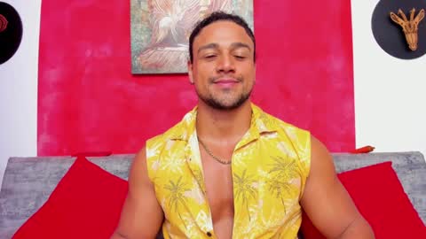 Snapshot of mike_estevess chatting on 26, 12, 2024   online show from 26, 12, 2024