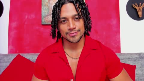 Snapshot of mike_estevess chatting on 28, 12, 2024   online show from 28, 12, 2024