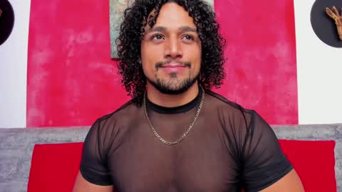 Snapshot of mike_estevess chatting on 8, 1, 2025   online show from 8, 1, 2025