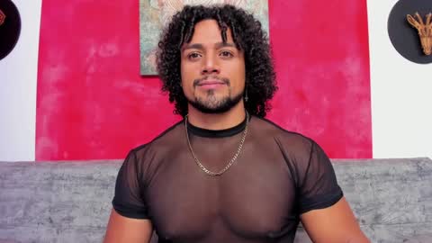 Snapshot of mike_estevess chatting on 8, 1, 2025   online show from 8, 1, 2025