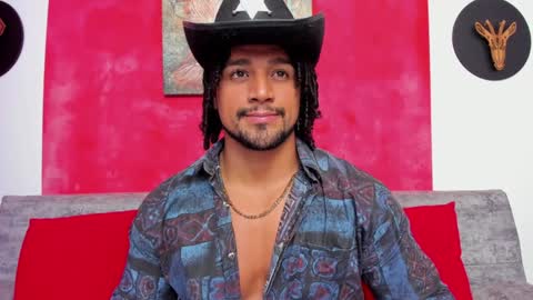 Snapshot of mike_estevess chatting on 11, 1, 2025   online show from 11, 1, 2025