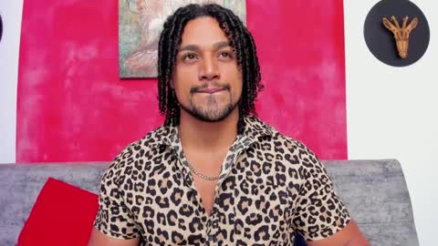 Snapshot of mike_estevess chatting on 12, 1, 2025   online show from 12, 1, 2025