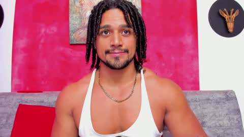 Snapshot of mike_estevess chatting on 12, 1, 2025   online show from 12, 1, 2025