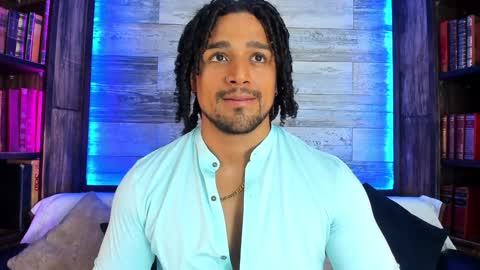 Snapshot of mike_estevess chatting on 25, 1, 2025   online show from 25, 1, 2025