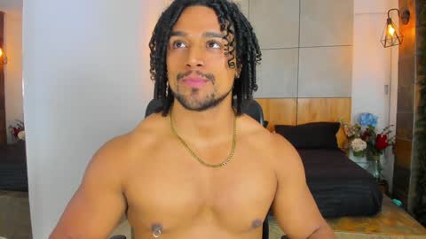 Snapshot of mike_estevess chatting on 31, 1, 2025   online show from 31, 1, 2025