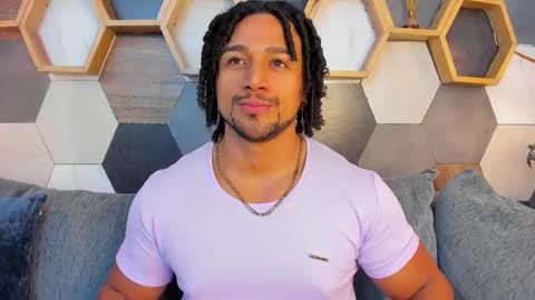 Snapshot of mike_estevess chatting on 14, 2, 2025   online show from 14, 2, 2025